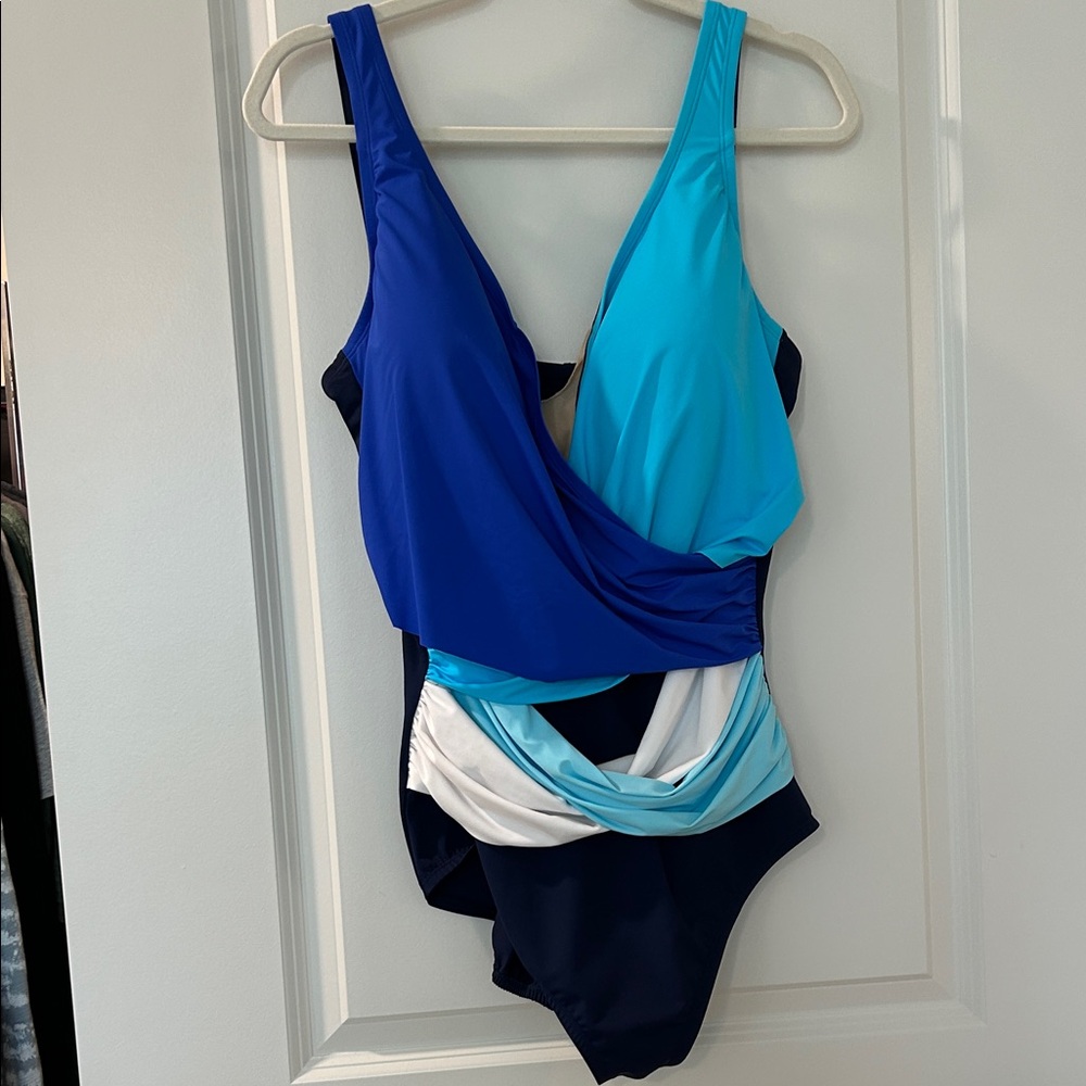 LANDS END One-Piece Swimsuit
